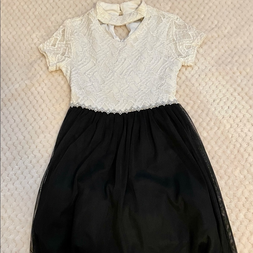 Girls dress. Black and ivory. Size 4t.